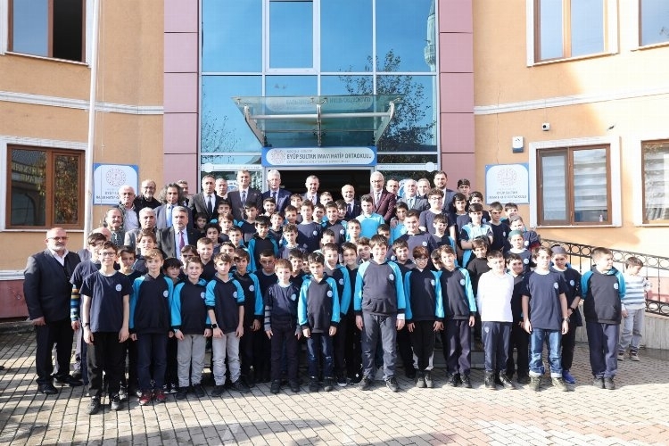 Kocaeli Eyüp Sultan İmam Hatip Ortaokulu'na iki ayrı hizmet verildi
