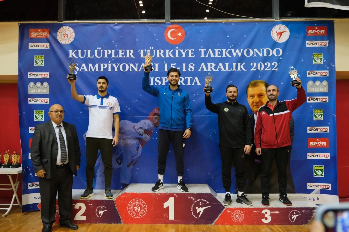 BÜYÜKŞEHİR BELEDİYESPOR’DAN TARİHİ BAŞARI
