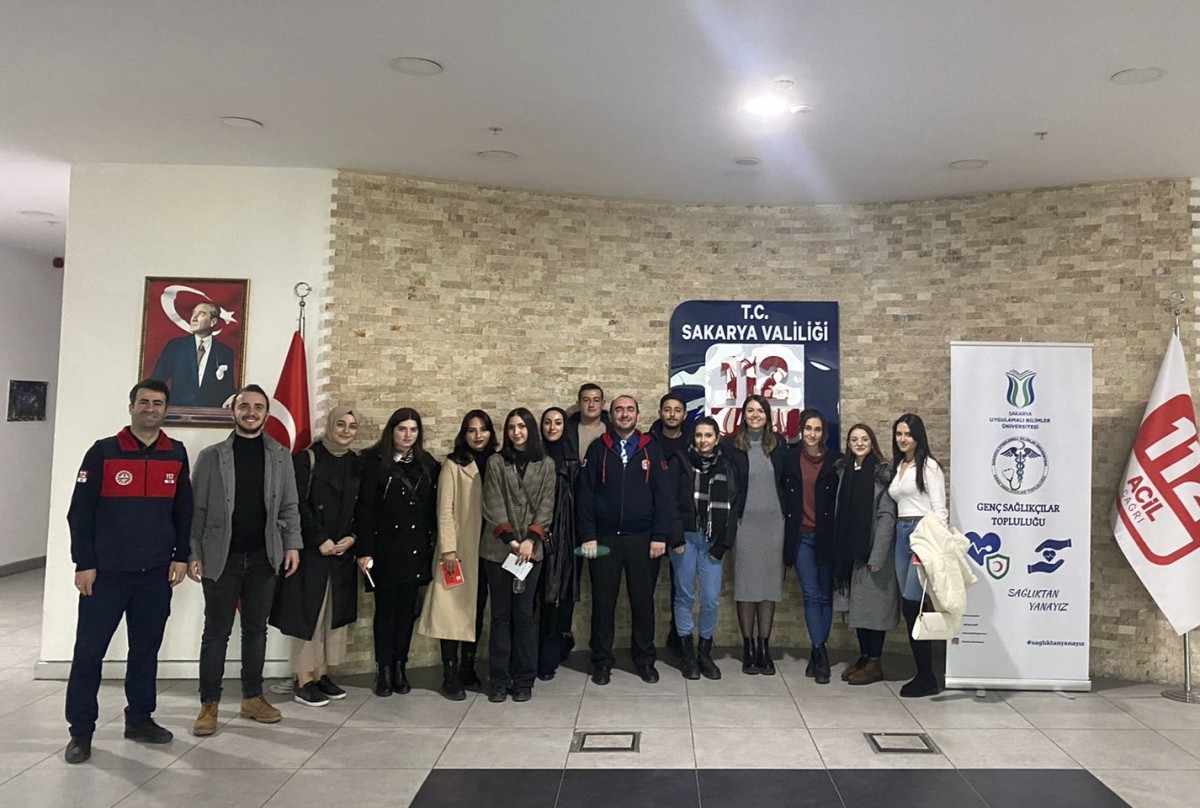 Genç sağlıkçılar 112 Acil Çağrı Merkezi’ndeydi