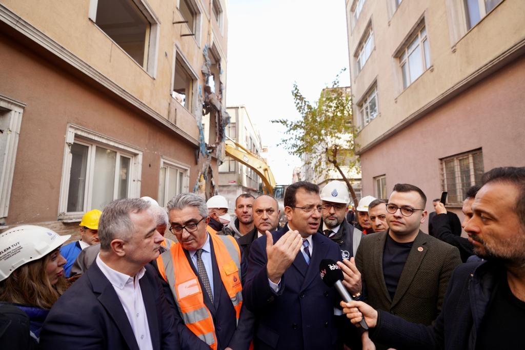 BAYRAMPAŞA  İSMETPAŞA MAHALLESİ’NDE YIKIMLAR BAŞLADI