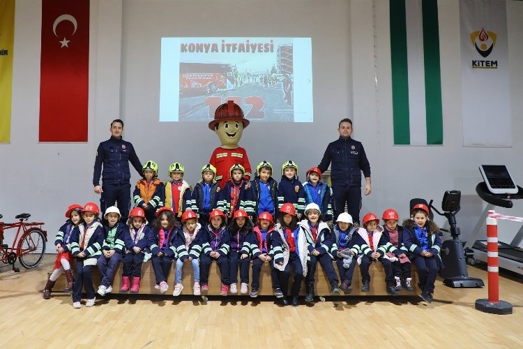 Minik öğrenciler Konya İtfaiyesi’nde yangın bilinci