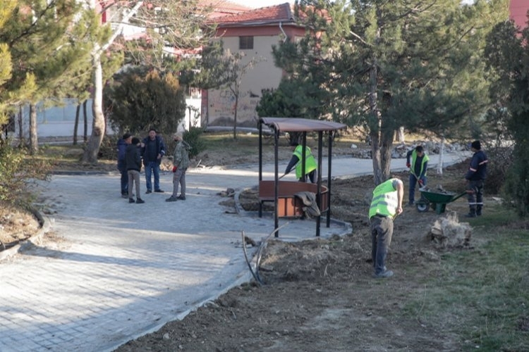 Kütahya'da İsmail Hakkı Uzunçarşılı Parkı'na peyzaj