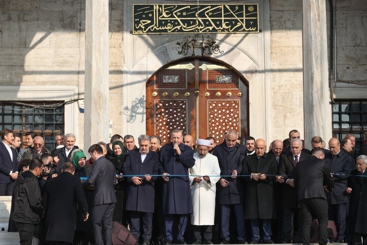 İstanbul'da Cumhurbaşkanı Erdoğan,Yeni Camii Açılışını Yaptı
