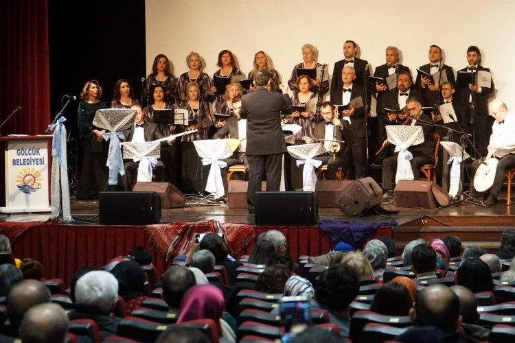  Türk Halk Müziği Korusu kulakların pasını silindi