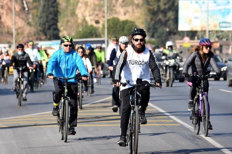 İzmir umuda pedal sloganı