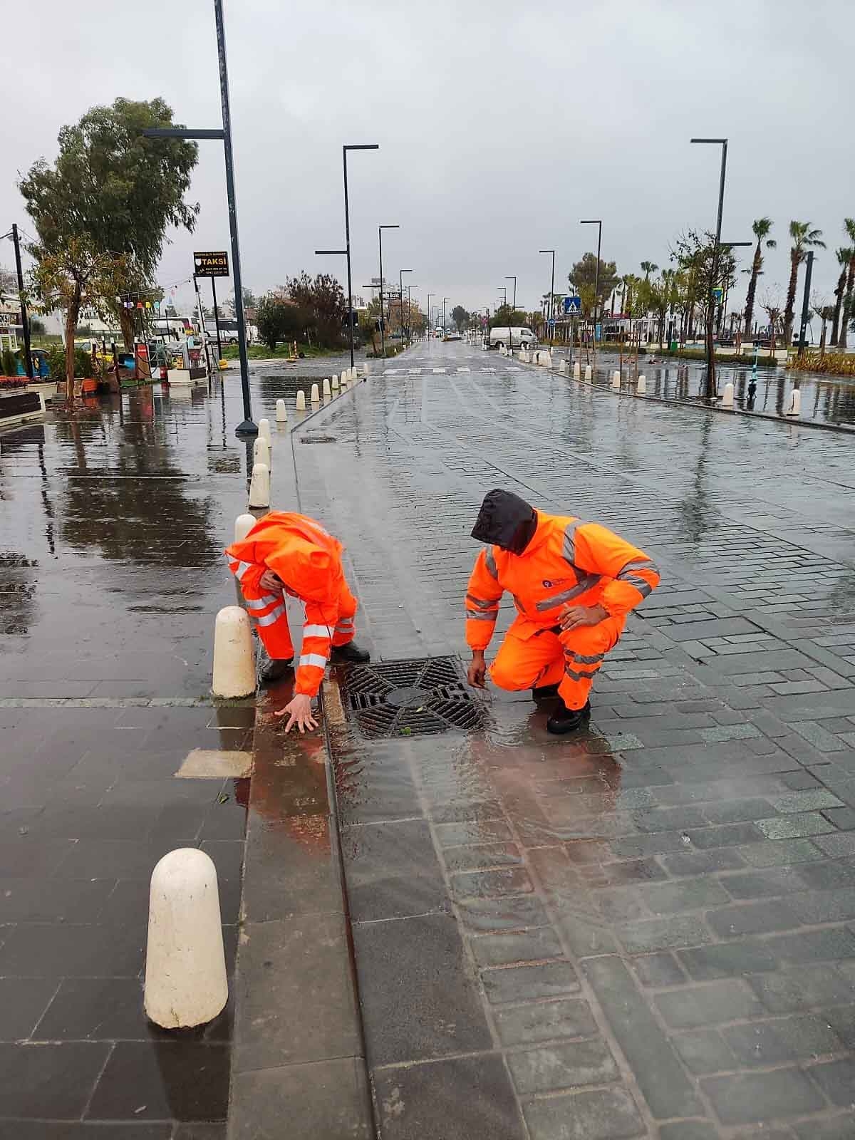 Antalya Büyükşehir ekipleri teyakkuzda