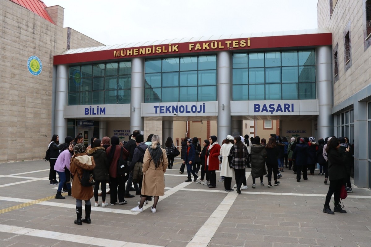 Şanlıurfa Büyükşehir’den Öğrencilere''Üniversiteyi Keşfediyorum'' etkinliği