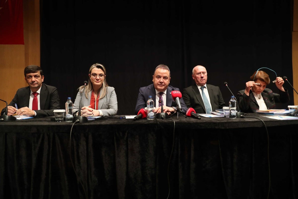 Antalya Büyükşehir Resmi plakalı otobüsleri kendi işletecek