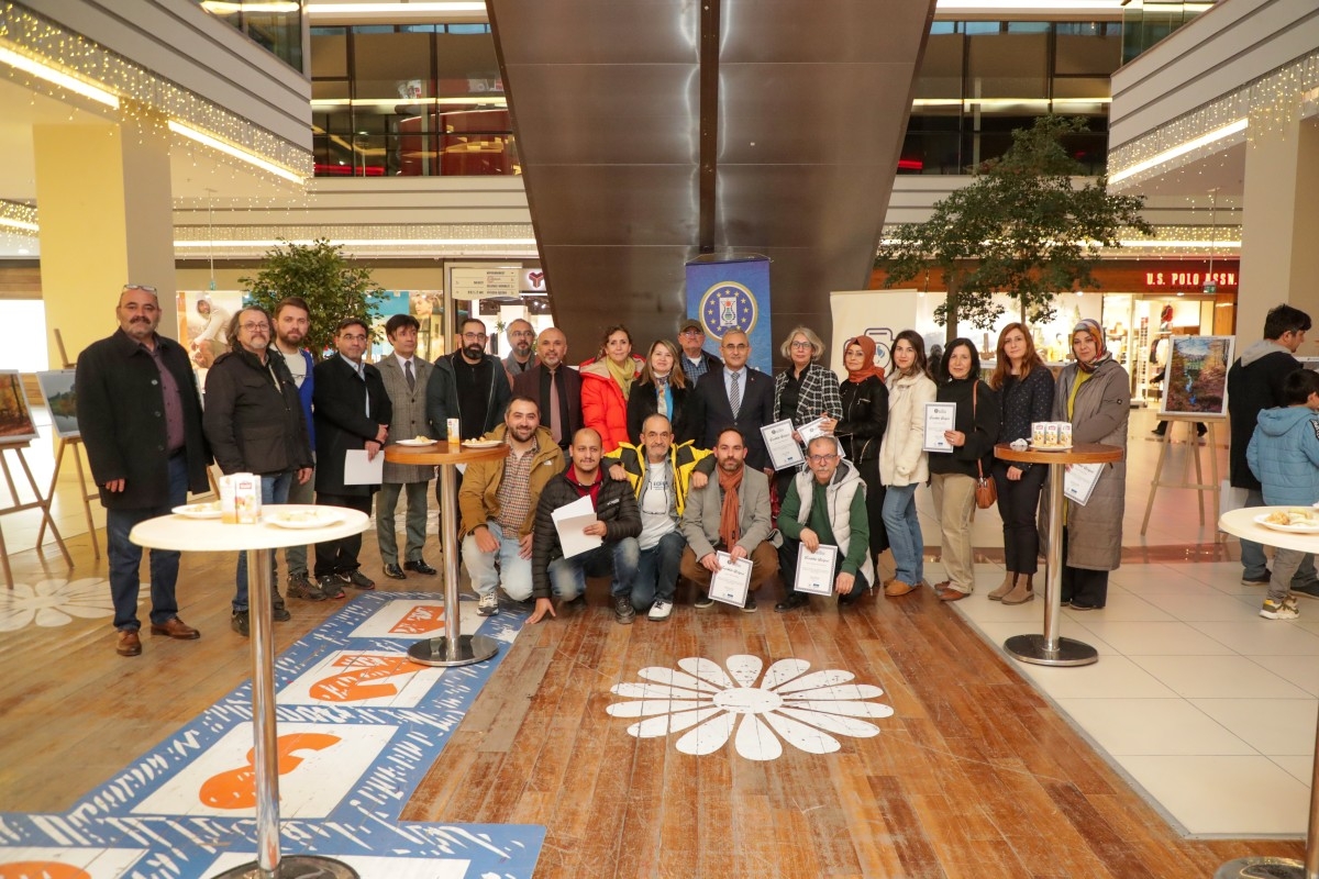 “Kütahya’da Sonbahar” isimli fotoğraf sergisi açıldı.