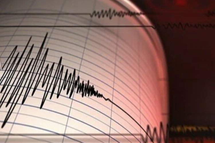 Sondakika Deprem: Türkiye sınırı 5,7 büyüklüğünde sallandı