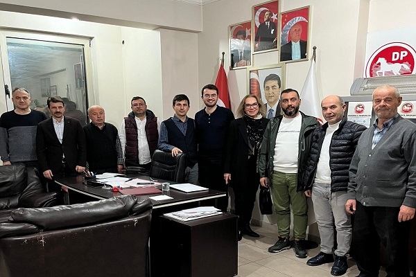 Demokrat Parti Adapazarı İlçe Başkanlığı Görev Dağılımı Yaptı