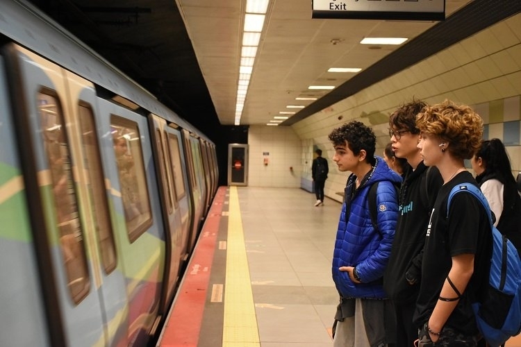 İstanbul'da 131 milyon öğrenci metro ve tramvay hatları ile yolculuk yaptı.