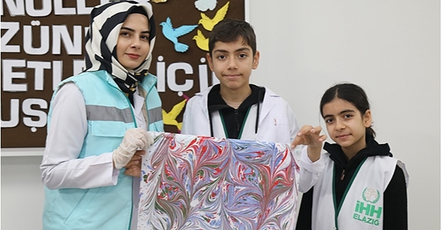 Elazığ Belediyesi,Çocuklara ve Annelerine ebru sanatı etkinliği düzenlendi