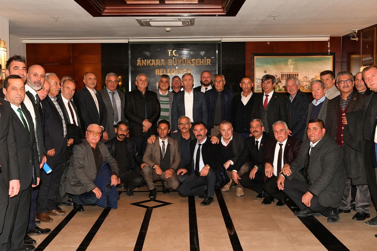 Başkan Mansur Yavaş; Gölbaşı ilçesi muhtarlarıyla bir araya geldi.