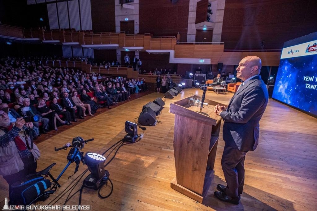 “İzmir demokrasinin, Atatürk'ün şehri olmaya devam ediyor”
