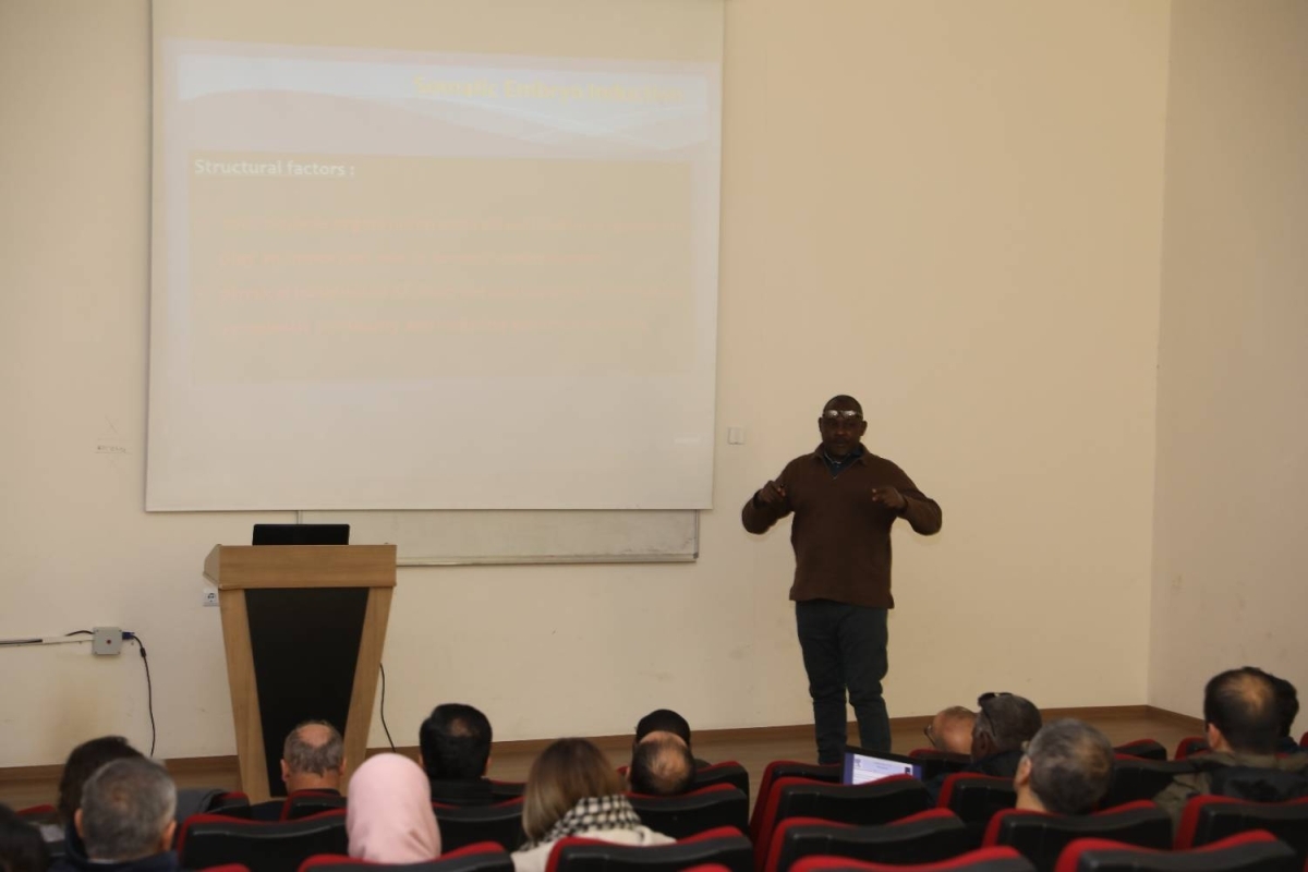 Kamerun’dan Gelen Misafir Öğretim Üyelerinden Üniversitemizde Seminer