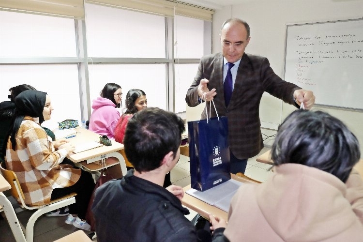 YKS'ye hazırlananlara Bursa'da ek kitap hediye
