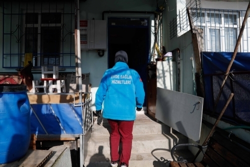 Hayata Evde Bakım Hizmetiyle Tutunuyorlar