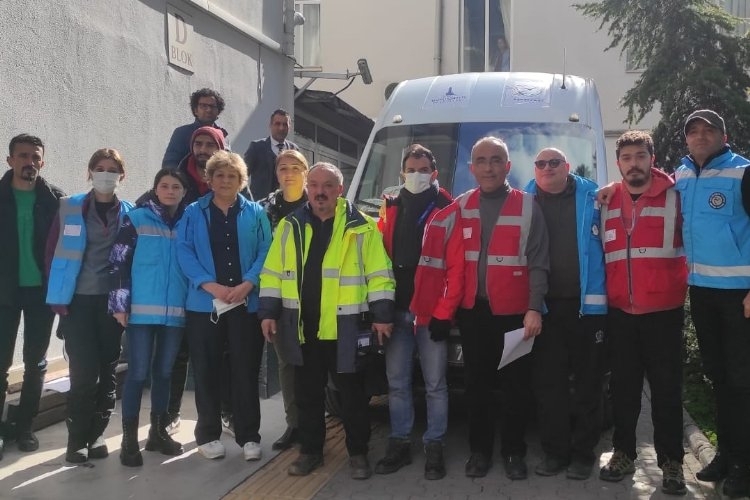 Antakya’da İzmir Eşrefpaşa Hastanesi doktorları şifa oluyor