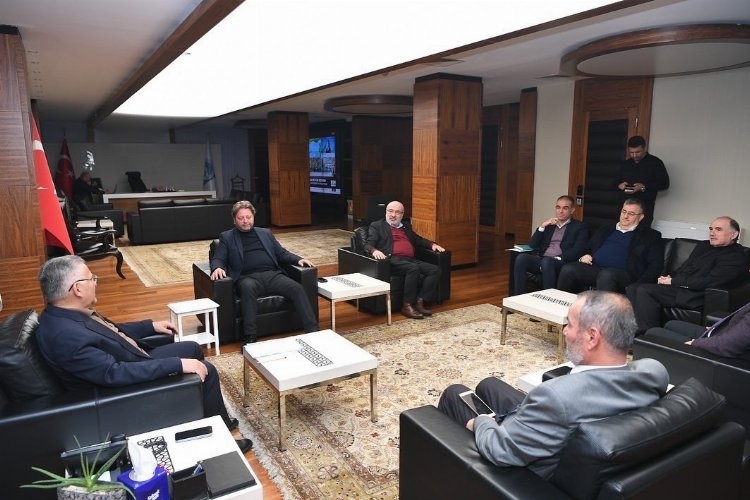 Büyükşehir Belediye Başkanı Memduh Büyükılıç rektörlerle buluştu