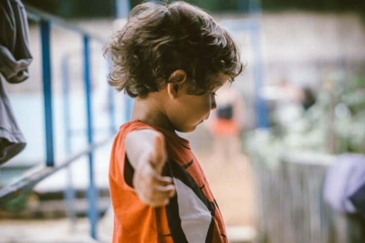  Depremde çocuklar zihinsel ve fiziksel güvende tutulmalı