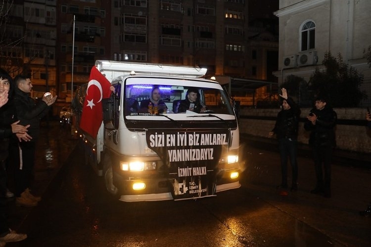 İzmit'ten 42'nci araç deprem bölgesinde