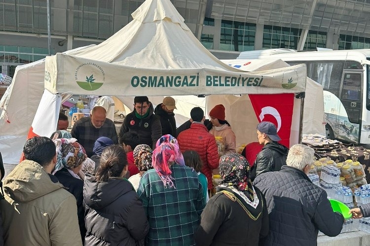 Tüm gücüyle Bursa Osmangazİ depremzedelerin yanında