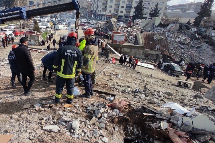 TBB'den deprem depremle ilgili gerçekleştirdikleri faaliyet ve aldıkları kararları duyurdu.