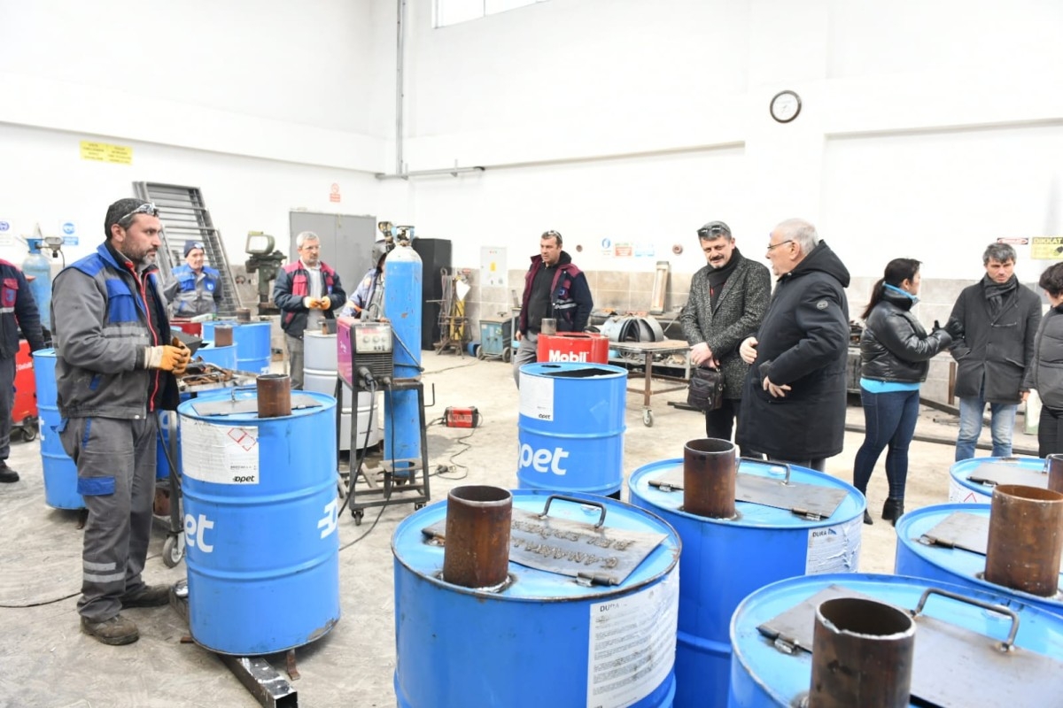 Belediye Başkanı Gökhan, Devam Eden Soba İmalatı Çalışmasını İnceledi