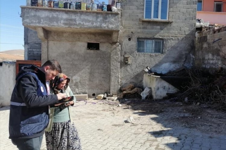 Deprem bölgesinde Bursa İnegöl'ün teknik ekibi çalışmalara başladı.