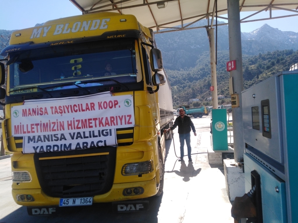 DEPREM BÖLGESİNE BÜYÜKŞEHİR'DEN 26 BİN 320 LİTRE YAKIT DESTEĞİ