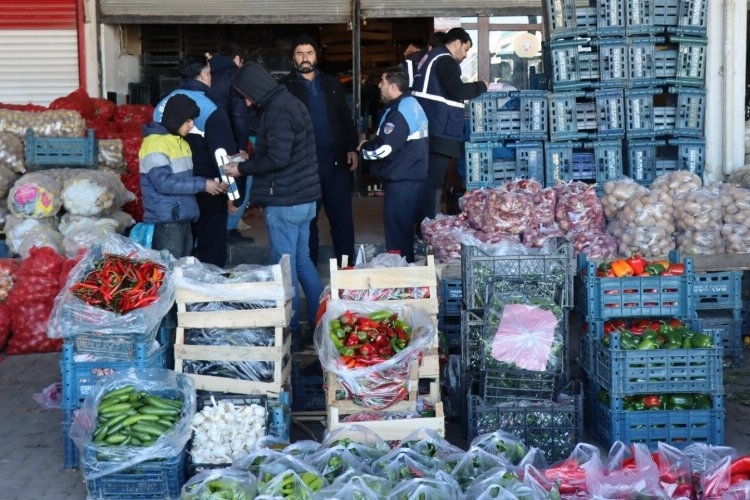 Zabıtadan Şanlıurfa’da  Hal Pazarında ortak denetim