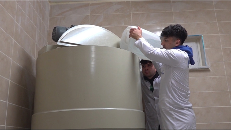 Tuzla'da Lise Öğrencileri Ürettikleri 3 Ton Dezenfektanı Deprem Bölgelerine Gönderdi