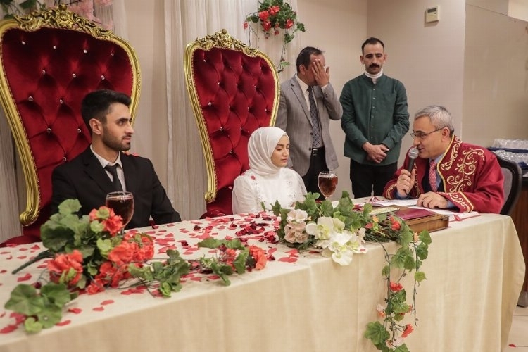 Kütahya'da Depremzede çifte nikah sürprizi