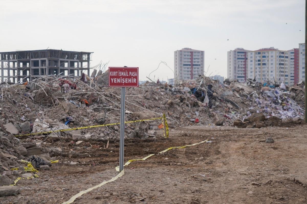 Diyarbakır'da Depremde yıkılan binaların molozları korunuyor
