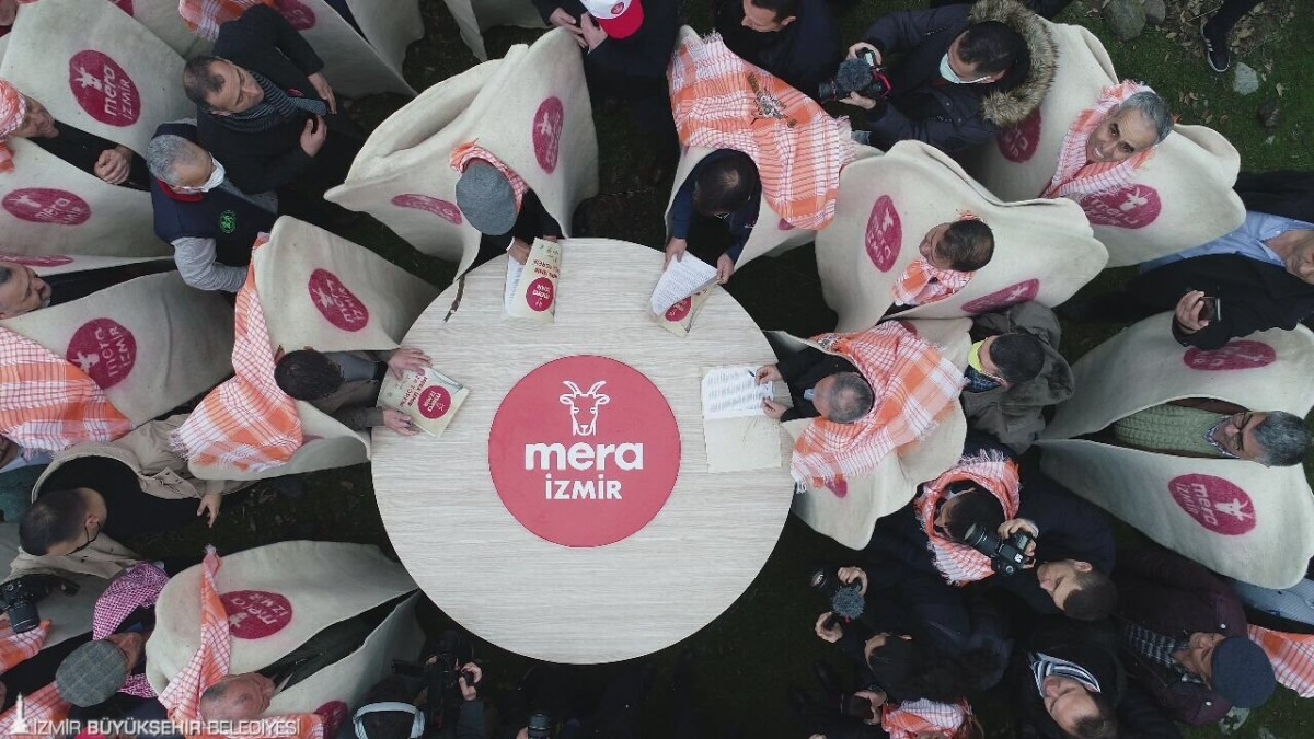 Mera İzmir'in çobanları da depremzedelerin yanında