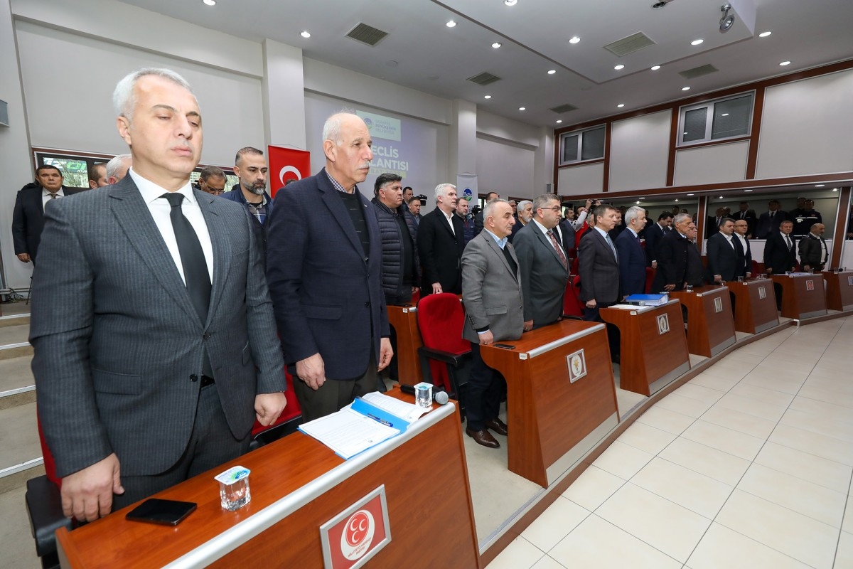 Sakarya'da meclis üyeleri huzur haklarını depremzedelere bağışladı