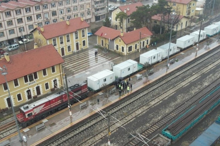 Bilecik'ten deprem bölgesine yeni konteynerlerin sevkiyatı