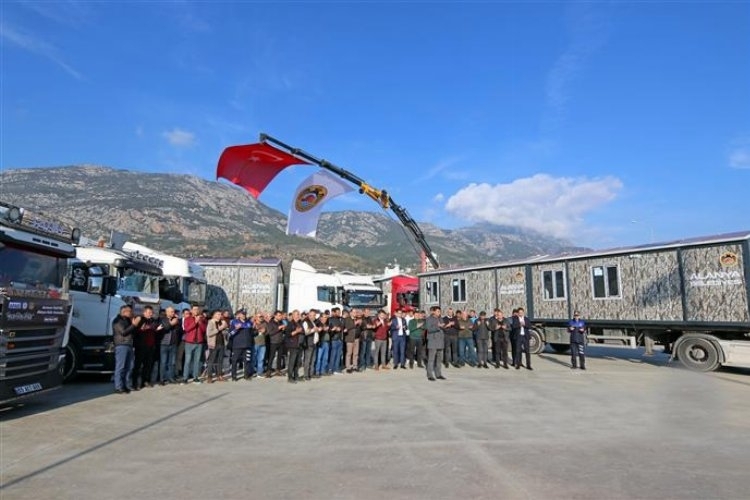 Hatay'a 210 konteyner ev Alanya'dan