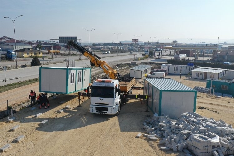 Konya'nın ilk konteynerleri Hatay’da yerleştiriliyor