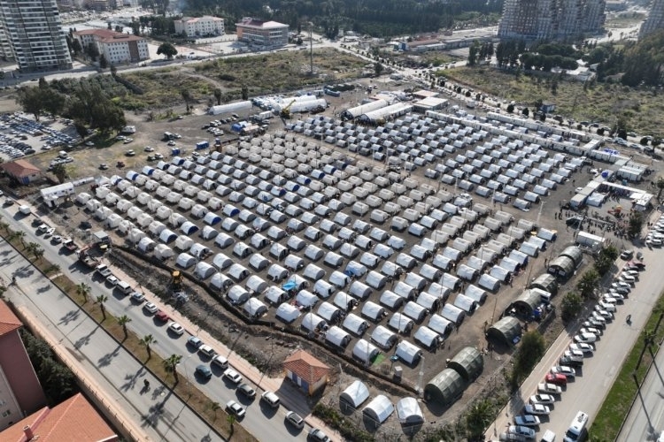 İskenderun'da 'Çadır Kent'in altyapısına Beylikdüzü eli 