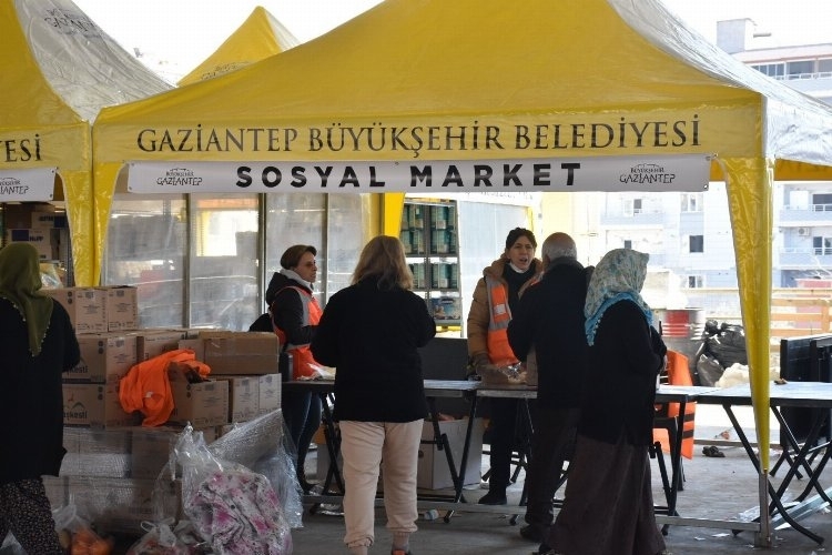 Büyükşehir Belediyesi'nden deprem yardım takip uygulaması