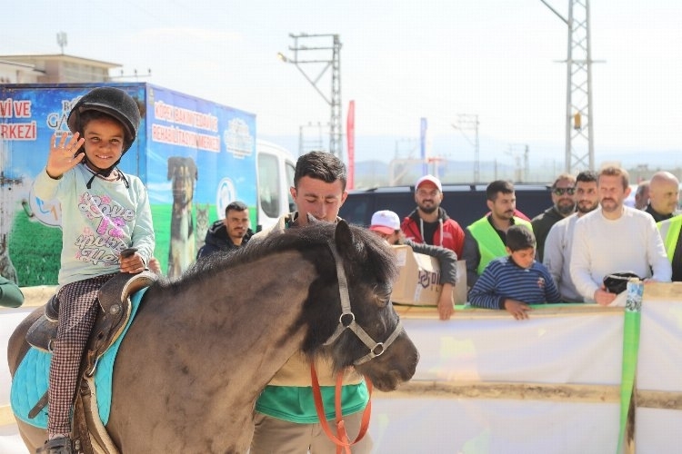 Gaziantep'te Büyükşehir Belediyesi'nden atla terapi