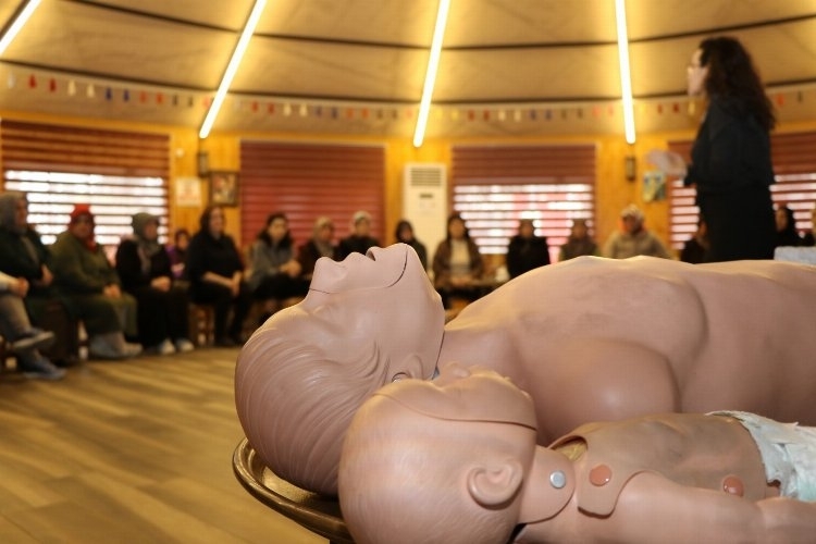 Kocaeli Derneklerine Afetlerde İlk Yardım Eğitimi
