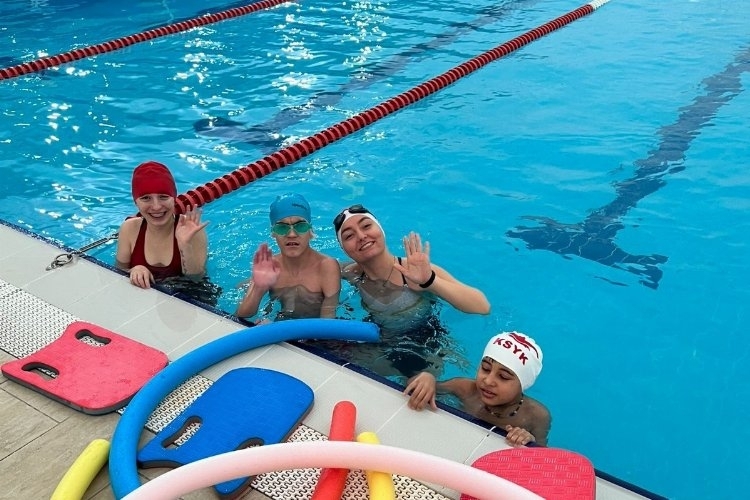 Engelsiz Kulaçlar Projesi: Dezavantajlı Çocuklar Yüzme Öğreniyor