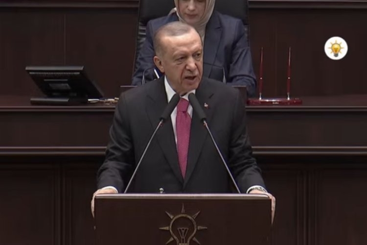 Erdoğan, CHP lideri Kılıçdaroğlu'na deprem bölgesinde siyasi kampanya yapmakla suçladı
