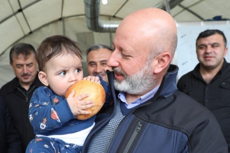 Depremzede çocuklar için Kocasinan'dan sokak şenliği
