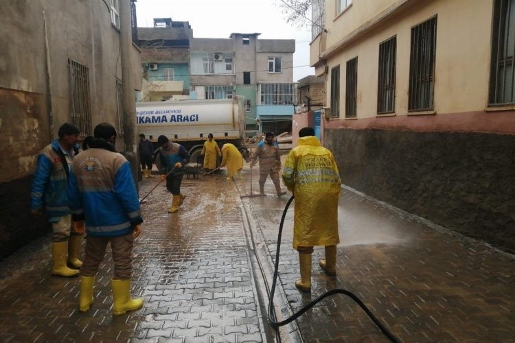 Diyarbakır Büyükşehir Belediyesi Şanlıurfa'ya Yardım Eli Uzattı
