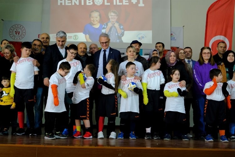 Eskişehir'de Down Sendromlu Çocuklar Hentbol İle Sporda Eşitlik Kazanıyor
