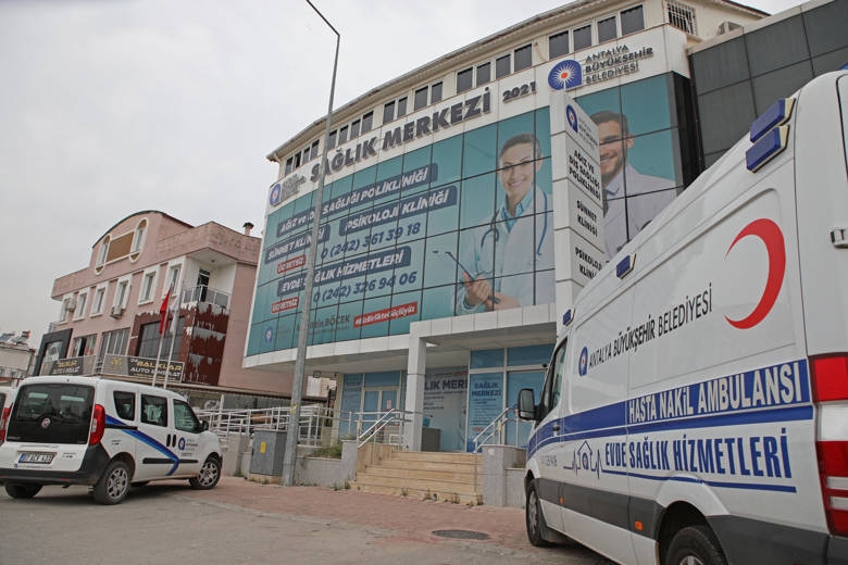 Antalya Büyükşehir Belediyesi Kepez Sağlık Merkezi'nde sunulan ücretsiz sağlık hizmetleri vatandaşların yüzünü güldürüyor
